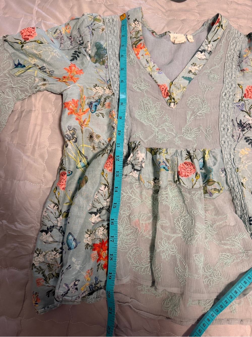 Let Me Be - beautiful blouse - Picture 9 of 10